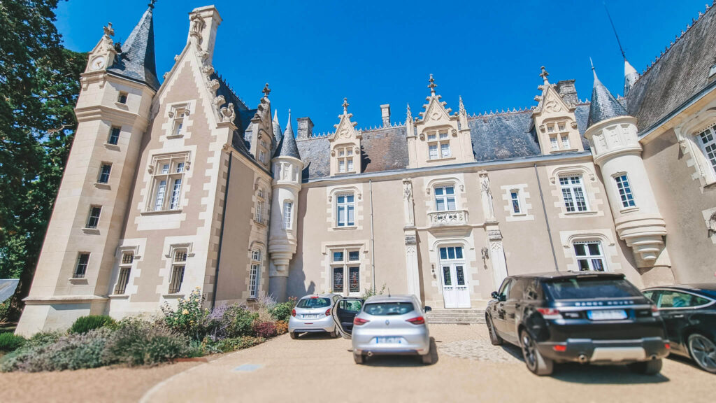 Entrada do Château de Beauvais, hospedagem em castelo no Vale do Loire